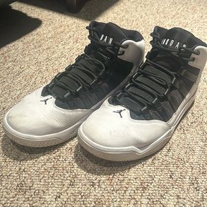 Nike Jordan Mens Max Aura AQ9084 100 - Size 11 White/Black/Black